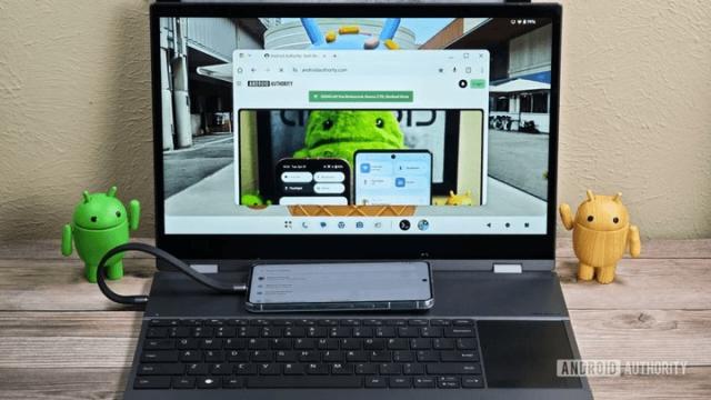 <b>Android 17 ar putea transforma telefonul în computer; Google testează un nou mod Desktop</b>Google testează un nou mod Desktop pentru Android, care ar putea fi lansat oficial în 2026 odată cu Android 17, permițând utilizatorilor să transforme telefoanele în mini-computere prin conectare la ecrane externe, tastaturi și mouse-uri.