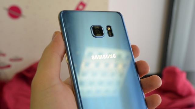 <b>Prezentare video Samsung Galaxy Note 7 de la lansarea din România: mai degrabă un Galaxy S7 Edge+ cu scanner de iris destul de eficient</b>Cu ocazia evenimentului de lansare de pe plan local al phablet-ului Samsung Galaxy Note 7, am realizat și un hands-on video din care puteți vedea cum arată noul dispozitiv și câteva dintre funcțiile sale. Cea mai interesantă este de departe opțiunea