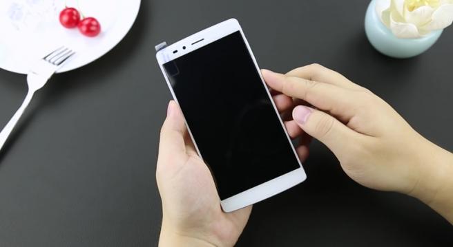 <b>Varianta argintie a phablet-ului Vernee Apollo Lite primește un unboxing video</b>Compania chineză Vernee ne-a prezentat anterior un unboxing video pentru varianta gri a phablet-ului Apollo Lite, iar acum este momentul să privim asupra unui clip similar în care își face apariția de această dată modelul pe argintiu. După cum știți deja