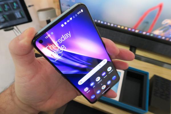 OnePlus Nord CE 2 5G: Conectivitate satisfăcătoare pentru gaming, Netflix