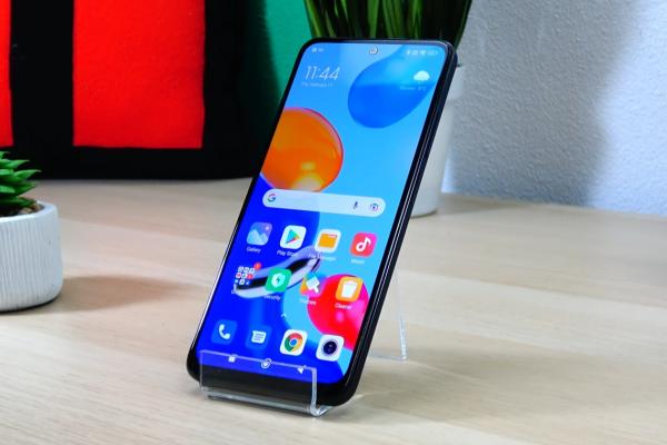 Redmi Note 11: Display fără cusur în segmentul de buget şi nu numai