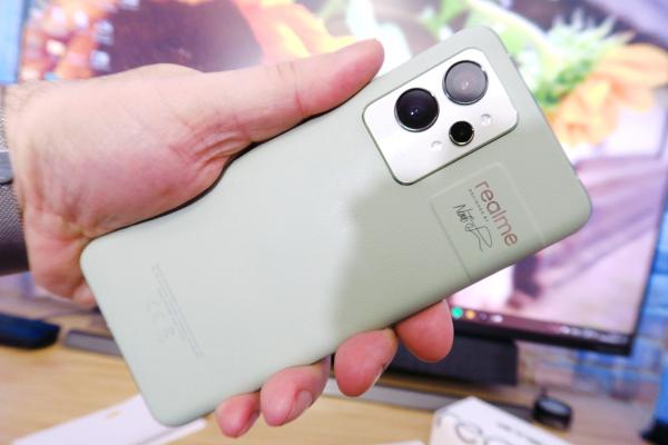 realme GT2 Pro: Benchmark-uri pe drumul cel bun, spre medalii