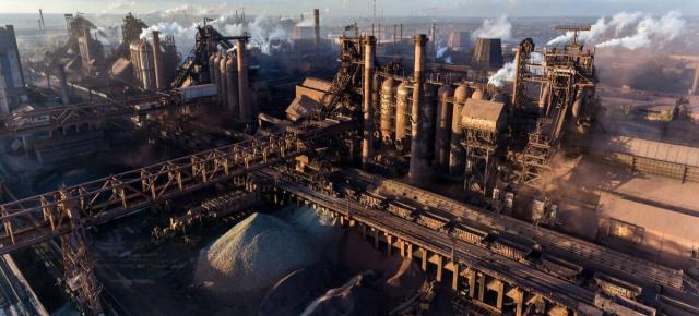 Noua criză a componentelor porneşte din Ucraina, care produce jumătate din gazul neon vital pentru cipuri