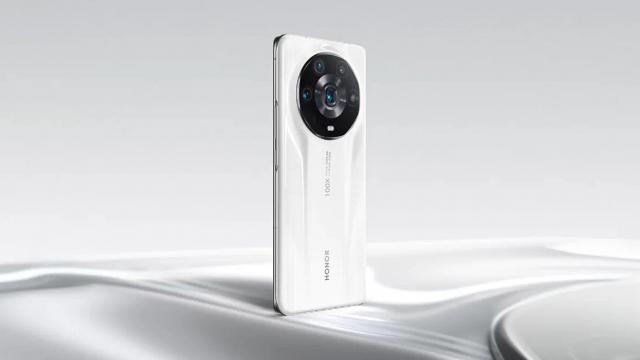 <b>Honor Magic 4 Ultimate debutează oficial! Camera-phone puternic, cu ISP custom, specificații de top și senzor foto uriaș</b>În luna februarie debuta seria Honor Magic 4 în Europa, în cadrul târgului tehnologic MWC 2022. Au fost dezvăluite atunci modelele Honor Magic 4 și Magic 4 Pro, însă compania a dezvăluit azi și modelul Honor Magic 4 Ultimate care se vrea a fi