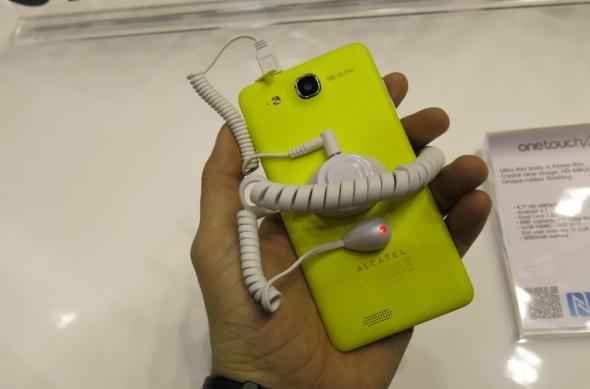MWC 2013: Alcatel One Touch Idol Ultra hands on, un smartphone arătos și foarte subțire (Video): alcatel_one_touch_idol_ultra_9jpg.jpg