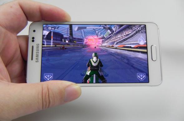 Samsung Galaxy Alpha Review: "terminatorul" Samsung trece la metale ușoare, are și aspecte nefinisate (Video): samsung_galaxy_alpha_review_053jpg.jpg