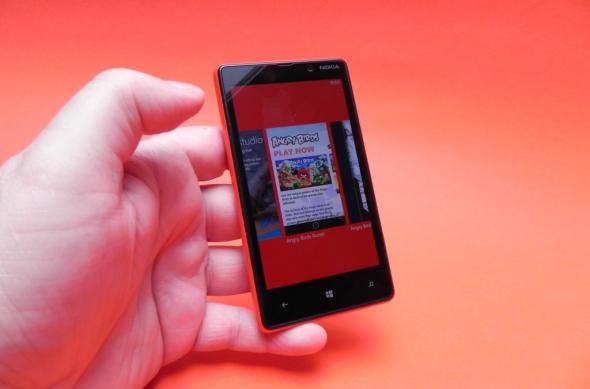 Review Nokia Lumia 820: Windows Phone cu valoare adăugată, design nu foarte atractiv (Video): review_nokia_lumia_820_mobilissimo_ro_48jpg.jpg
