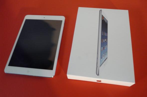 iPad Mini unboxing Mobilissimo.ro - scoatem din cutie o tabletă Apple inedită (Video): p1300747jpg.jpg