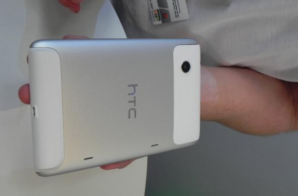 MWC 2011: HTC prezintă tableta Flyer, prima cu HTC Sense și Android 2.4: dscn3445jpg.jpg