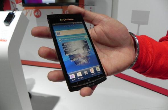 MWC 2011: Sony Ericsson Xperia Arc, bazat pe tehnologia Bravia (Video): dscn3298jpg.jpg