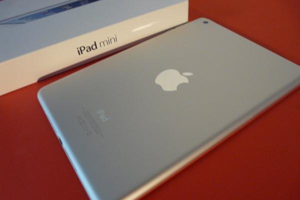 iPad Mini unboxing Mobilissimo.ro - scoatem din cutie o tabletă Apple inedită (Video)