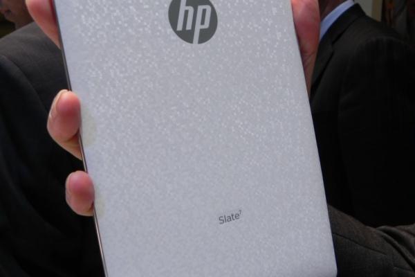 HP Slate7 VoiceTab hands on preview - tableta cu funcție de telefonie, design stil HTC One (Retro MWC 2014 - Video)