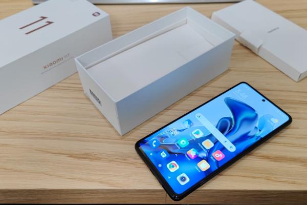 Xiaomi 11T Unboxing: 90% din 11T Pro şi un pachet competent de dotări