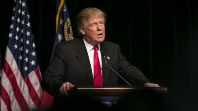<b>Donald Trump și-a creat propria reţea de socializare, Truth Social</b>În continuare interzis pe reţelele de socializare clasice, fostul preşedinte SUA Donald Trump şi-a făcut propria reţea numită Truth Social. Aceasta va debuta în 2022 şi suntem tare curioşi să aflăm ce companie tech îi va susţine infrastructura