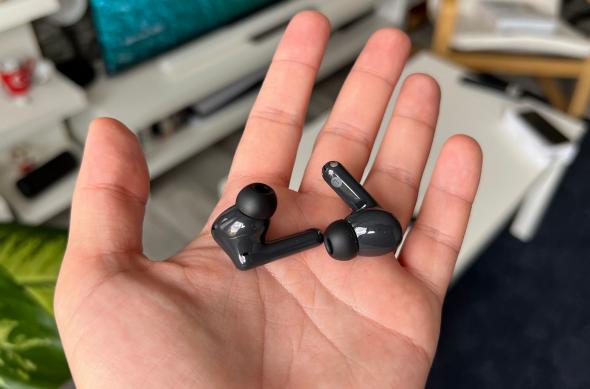 Huawei FreeBuds SE 4 ANC - Design: HUAWEI-FreeBuds-4-SE-ANC-Design_002.jpg