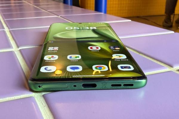 Motorola edge 60: Acustică stereo gălăgioasă, fără prea mult bas