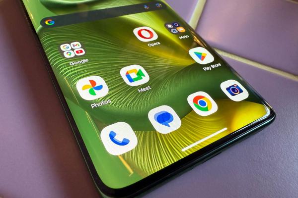 Motorola edge 60: Conectivitate un pic mai limitată decât mă aşteptam