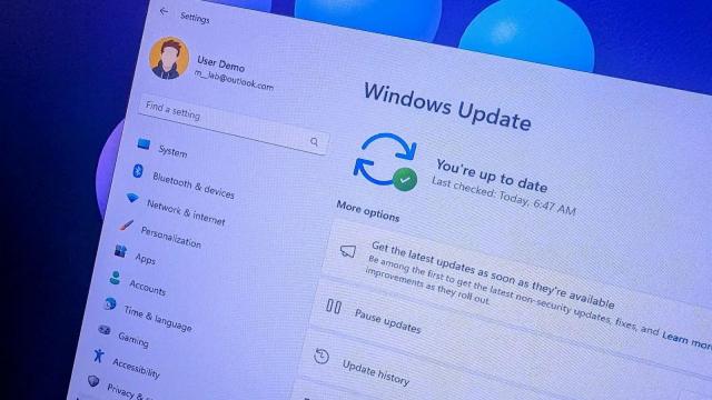 <b>Patch-ul KB5065426 pentru Windows 11 vine cu probleme; Utilizatorii raportează erori de instalare</b>Patch-ul obligatoriu KB5065426 pentru Windows 11, lansat săptămâna trecută de Microsoft, dă bătăi de cap unui număr semnificativ de utilizatori. În loc să aducă stabilitate și corecții, update-ul vine la pachet cu o serie de erori enervante