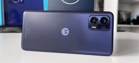 Motorola Moto G73 5G: Design pe bază de policarbonat, colțuri rotunjite, modul foto familiar