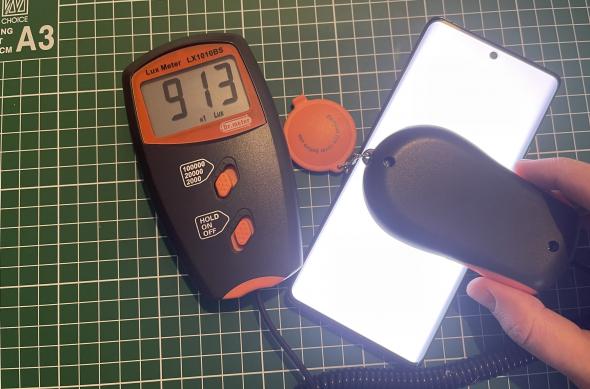Luminozitate display vivo X90 Pro și ecranul văzut la microscop: IMG_0604.JPG
