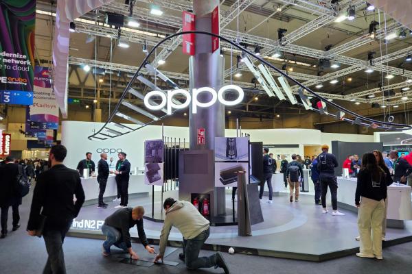 MWC 2023: Turul standului OPPO şi OnePlus - telefoane pliabile, răcire cu lichid, ochelari smart