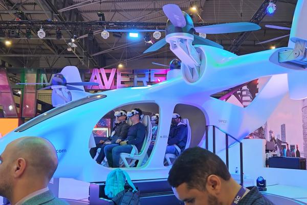 MWC 2023: Stand-ul SK Telecom ne prezintă viitorul mobilității - Vedem taxiul zburător, roboți care îți pot înlocui job-ul (Video)