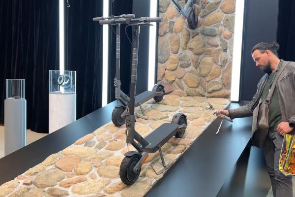 MWC 2023: Xiaomi Electric Scooter 4 Ultra - Vedem trotineta de top care costă 999 euro (Video)