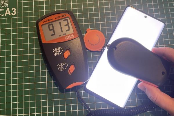 Luminozitate display vivo X90 Pro și ecranul văzut la microscop