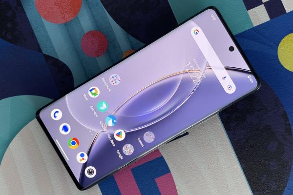 vivo X90 Pro: Display excelent calibrat, luminos și responsiv, cu refresh rate până la 120Hz