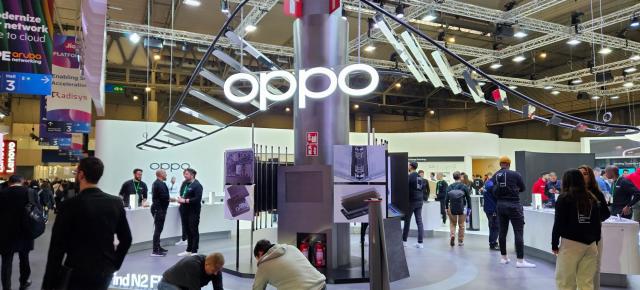 MWC 2023: Turul standului OPPO şi OnePlus - telefoane pliabile, răcire cu lichid, ochelari smart