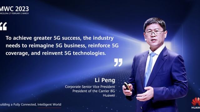 <b>MWC 2023: Huawei consideră necesară cooperarea în industrie pentru accelerarea prosperității 5G</b>HUAWEI a profitat de prezența de la MWC 2023 pentru a organiza și o conferință de presă specială susținută de Li Peng, președintele HUAWEI Carrier BG. Acesta a vorbit despre regândirea modelelor de afaceri 5G, consolidarea acoperirii 5G 