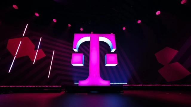 <b>Vânzarea Telekom România Mobile s-ar putea petrece în acest an, negocierile fiind pe ultima sută de metri </b>De la ultima știre legată de vânzarea Telekom România Mobile, a trecut mai bine de jumătate de an, aceasta datând din august 2022 atunci când sosea vestea că această ramură ar putea ajunge în portofoliul miliardarului sârb