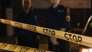 Claude a trimis poliției o sesizare inventată despre o crimă; Anthropic limitează accesul la internet în teste