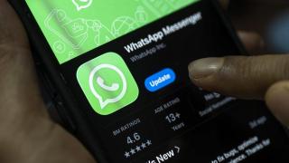 WhatsApp începe să testeze programarea mesajelor: le vei putea trimite automat, chiar și când telefonul este offline