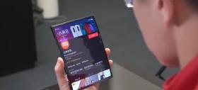 Smartphone-ul pliabil Xiaomi revine! De această dată într-un hands-on realizat de președintele companiei