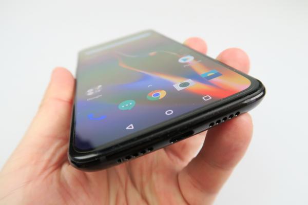 OnePlus 6T: Acustică cu difuzor singular, cu bas foarte puternic și volum ridicat