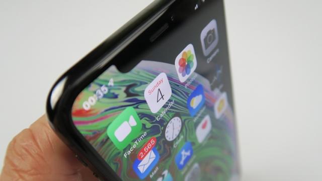 <b>iOS 12.1.3 se livrează acum către iPhone și iPad, cu mici îmbunătățiri la pachet</b>Nu doar ceasurile celor de la Apple au primit în ultimele 24 ore o actualizare software nouă, ci și dispozitivele iPhone și iPad după cum veți afla din rândurile următoare. Este vorba despre pachetul iOS 12.1.3 care vine la numai o lună