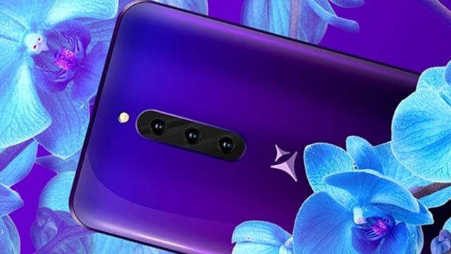 <b>Noutăţile Allview din 2019: calendarul include telefoane pliabile, cu proiector, cameră triplă și TV-uri noi</b>V-am obişnuit ca în ultimii ani să vă prezentăm pe final de an calendarul de lansări Allview pe anul următor. În 2019 calendarul a sosit puţin mai târziu, dar îl avem şi e full de teasere, surprize şi noutăţi. Se pare că brașovenii 