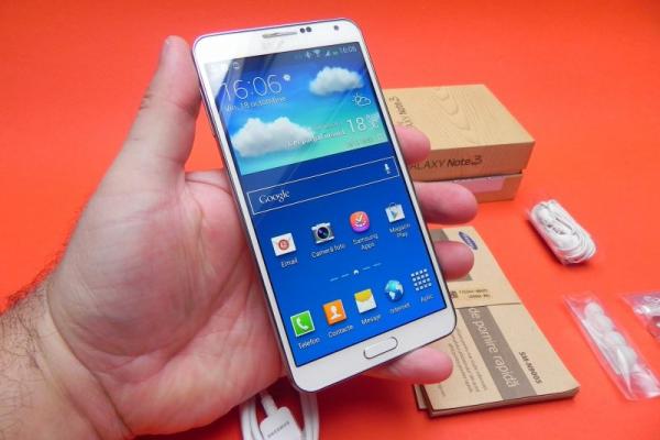 Samsung Galaxy Note 3 unboxing: scoatem din cutie un candidat foarte solid la phabletul anului 2013 (Video)