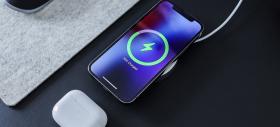 Surpriză în iOS 17.4 pentru utilizatorii de iPhone 12: Apple a activat Qi2 pentru încărcare wireless rapidă