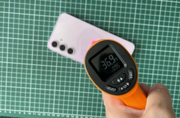 Samsung Galaxy A35 - Test termic: Galaxy-A35-Test-Temp (3).jpg