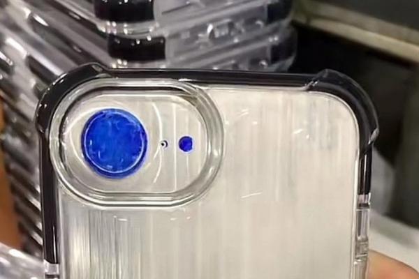 iPhone SE 4 apare sub formă de machetă şi va semăna cu iPhone 14 aparent