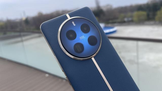 <b>realme 12 Pro+: Camera tipică de mid-range, actualizată cu periscop telephoto pentru zoom optic 3x</b>realme a decis să facă schimbări importante la nivel de cameră foto în cazul lui realme 12 Pro+, asta dacă ne uităm asupra predecesorului. Acela se remarca prin camera foto principală de 200 megapixeli, fiind și punctul său forte