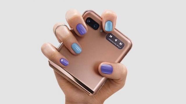 <b>Samsung Galaxy Z Fold FE, Galaxy Z Flip FE vor sosi cu procesoare Qualcomm Snapdragon 7s Gen 2</b>Telefoanele pliabile Samsung au început să se ieftinească ceva mai rapid în ultimii ani şi poţi cumpăra Flip-uri un pic mai vechi şi la preţ de telefon midrange. Totuşi încă nu am avut un Z Fold Lite sau Z Flip Lite încă, dar un astfel de model ar putea..