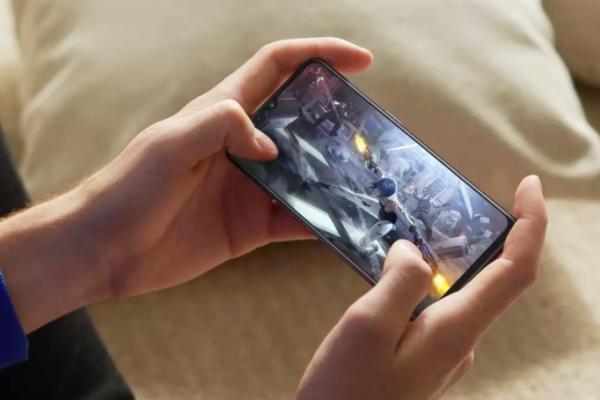 Oppo Reno 3 debutează cu procesor MediaTek Dimensity 1000L, 5G și multe camere foto în spate