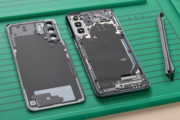 Conflict între iFixit și Samsung: Sfârșitul reparațiilor acasă