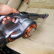 Prezentare Jimmy H9 Pro - Aspirator vertical fără fir, cu autonomie generoasă și o mulțime de accesorii la pachet pentru casă și mașină