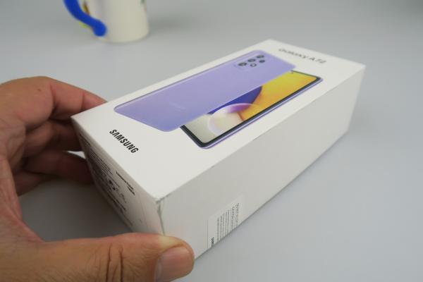 Samsung Galaxy A72 4G - Unboxing