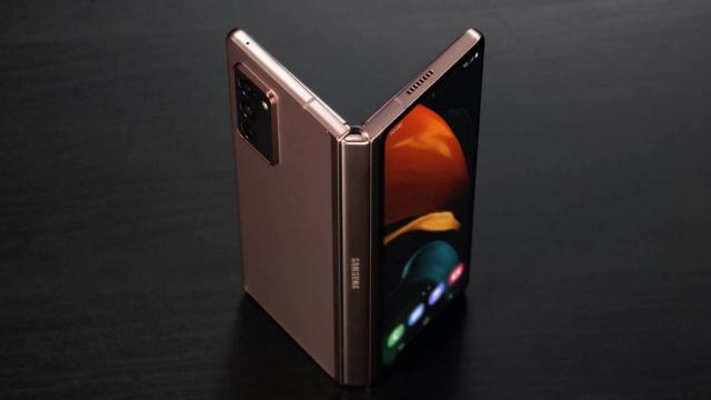 <b>Samsung își setează ținte ambițioase pentru noile terminale pliabile Z Fold 3 și Z Flip 3; Iată câte unități vor să vândă în acest an</b>Weekend-ul vine și cu vești proaspete din partea Samsung referitoare la pliabilele pe care le pregătește pentru lansare pe parcursul acestui an, dar nu detalii despre dotările acestora 