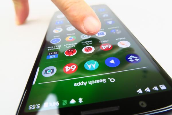 Motorola Moto G6 Plus: Benchmark-uri peste Xperia XA2, uneori chiar peste Moto X4
